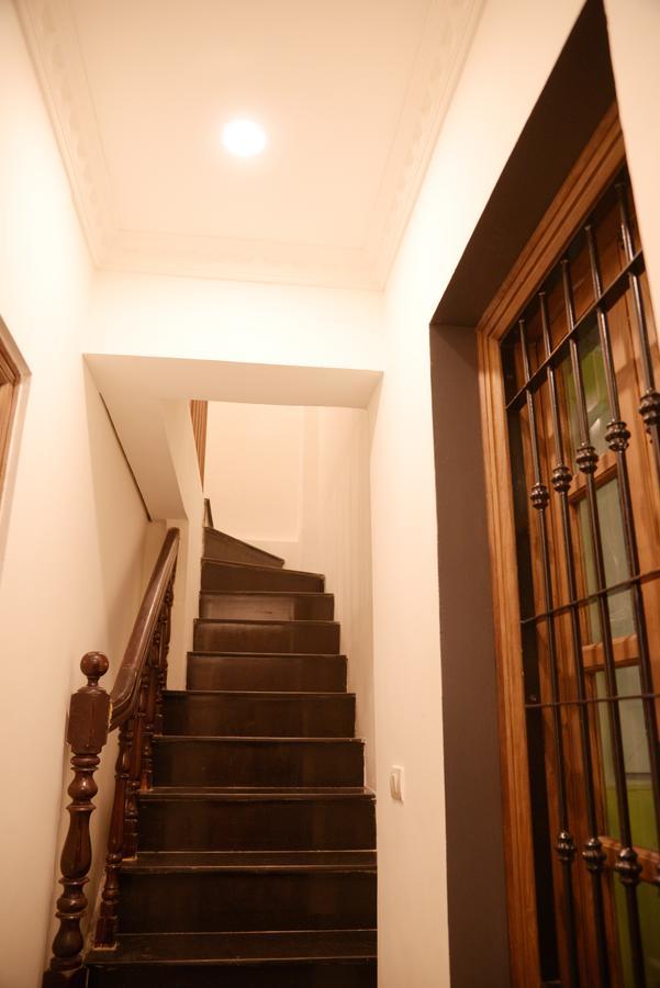 Chloe & Leo Boutique Homestay Hanoi Buitenkant foto