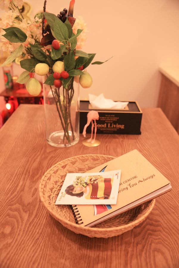 Chloe & Leo Boutique Homestay Hanoi Buitenkant foto