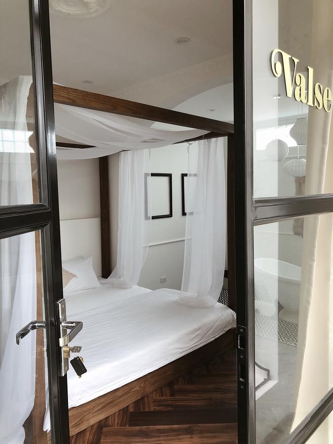 Chloe & Leo Boutique Homestay Hanoi Buitenkant foto