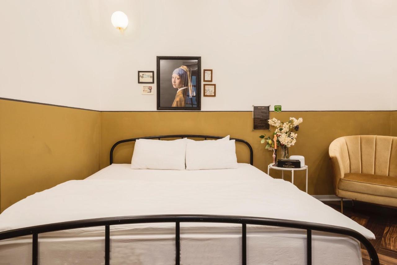 Chloe & Leo Boutique Homestay Hanoi Buitenkant foto