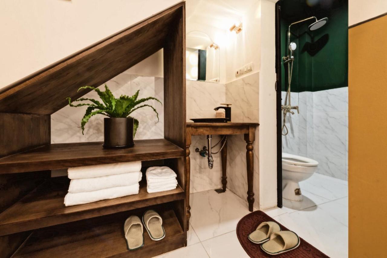 Chloe & Leo Boutique Homestay Hanoi Buitenkant foto