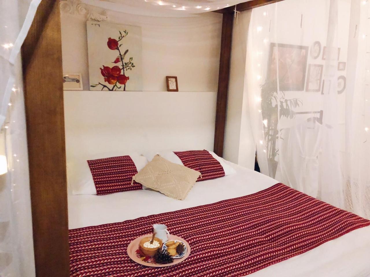 Chloe & Leo Boutique Homestay Hanoi Buitenkant foto