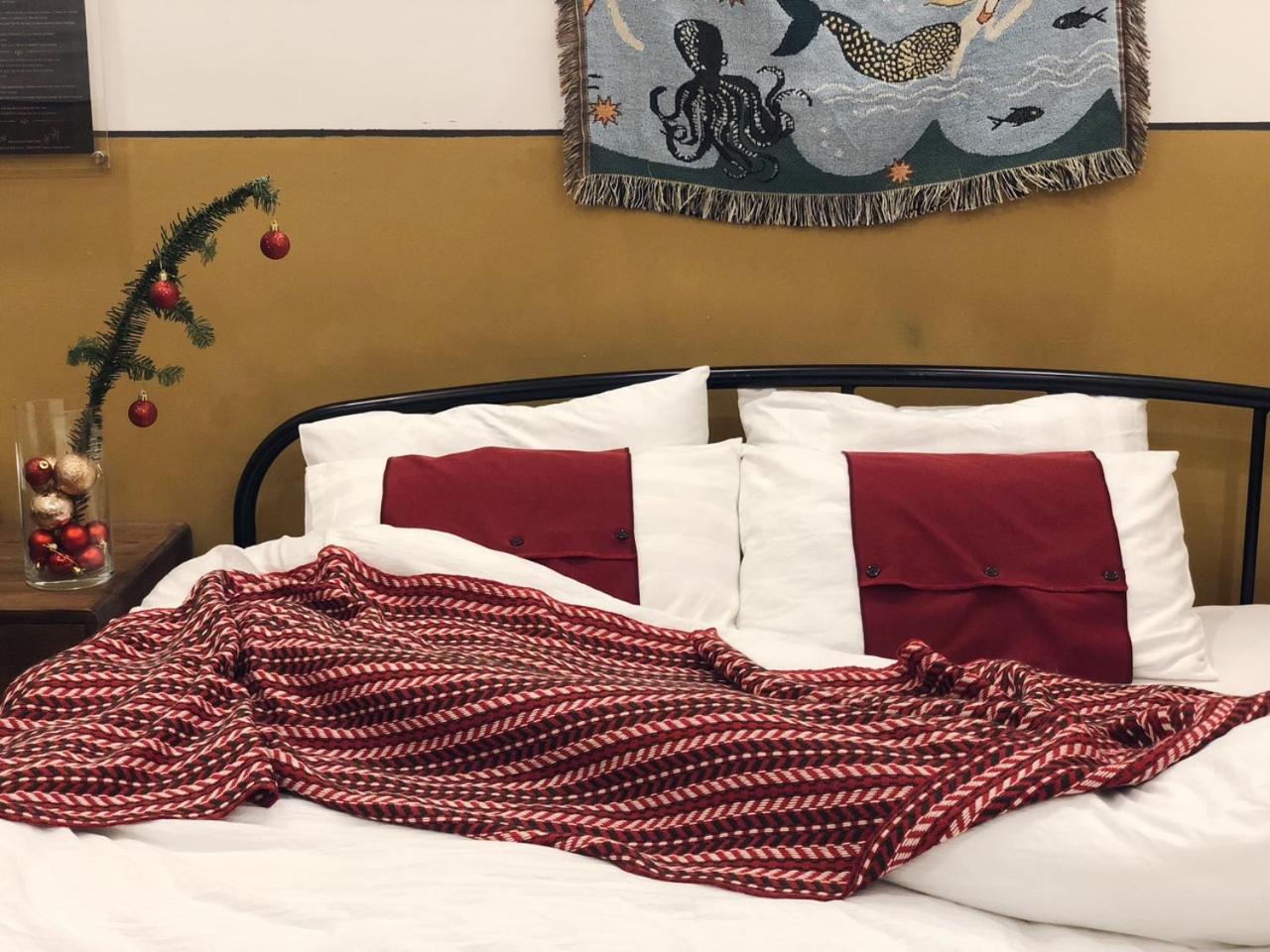 Chloe & Leo Boutique Homestay Hanoi Buitenkant foto